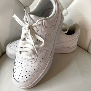 Nike Court Vision Low Women’s Sneakers. Size 7. White